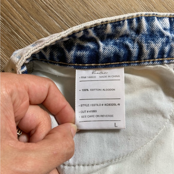 White washed denim shorts - Picture 5 of 6